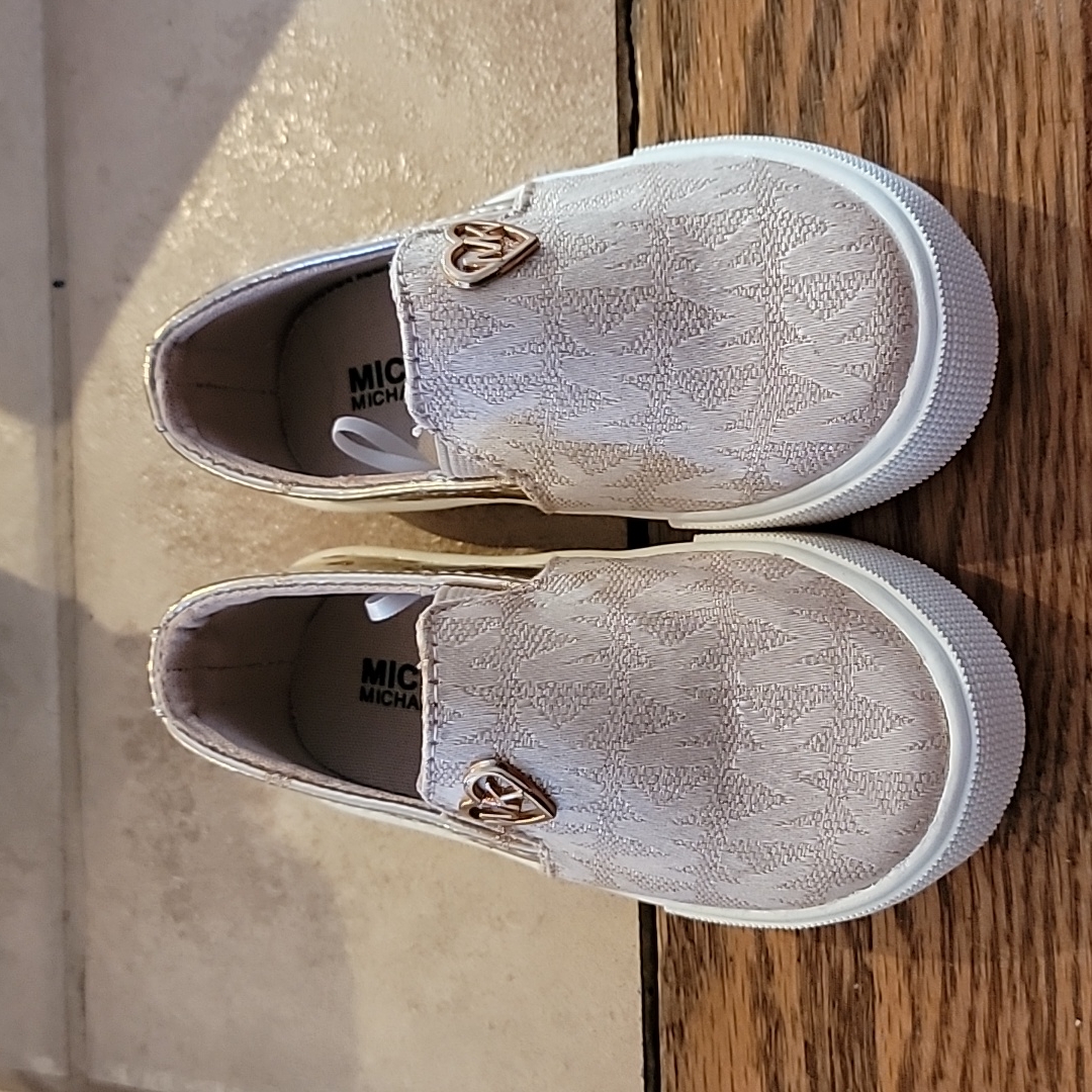 Brand New Michael Kors Brand New Michael Kors
